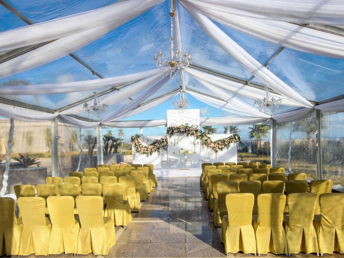 Moevenpick Hotel Du Lac Тунис Экстерьер фото Marquee tent
