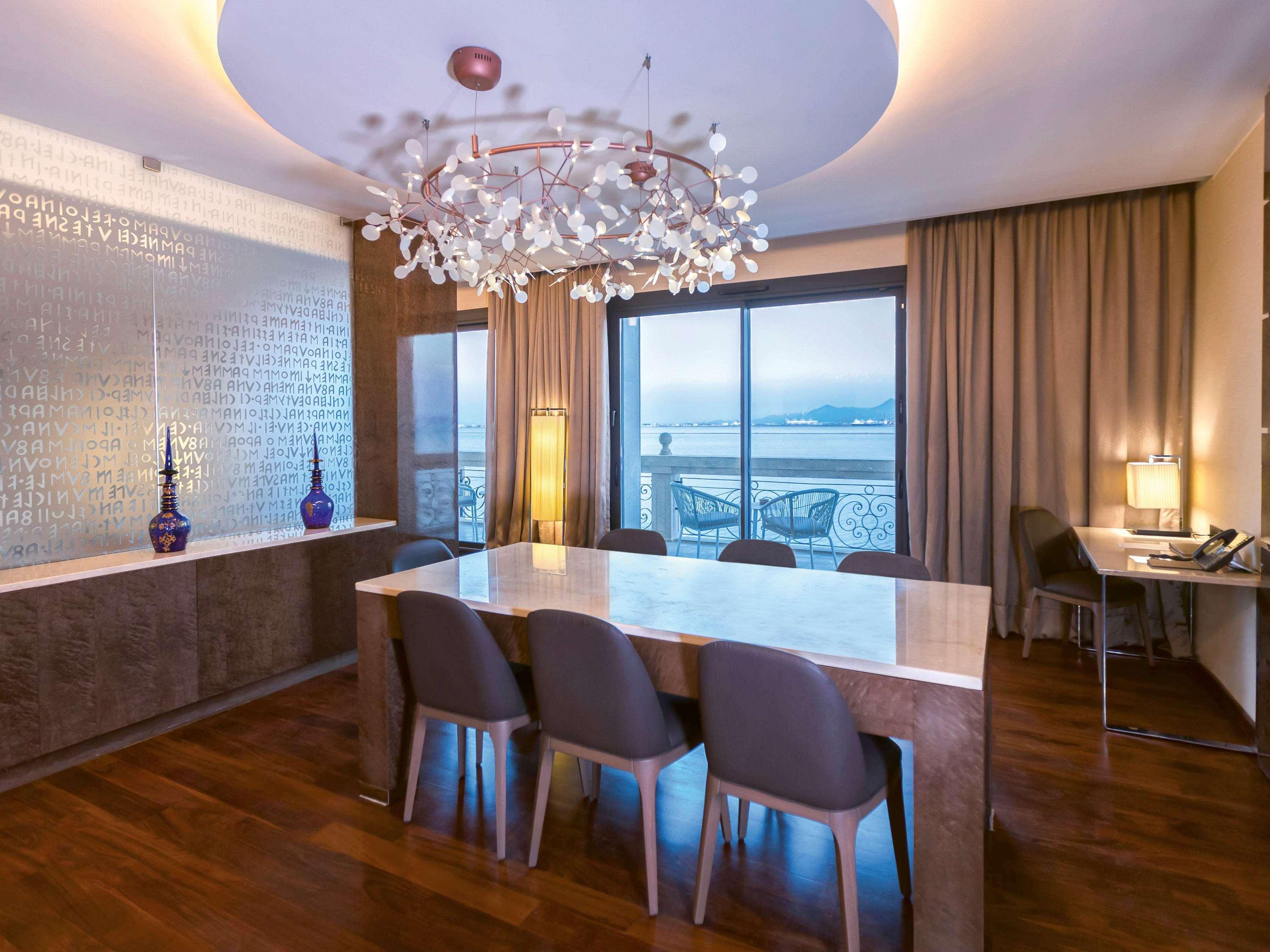 Moevenpick Hotel Du Lac Тунис Экстерьер фото The interior of the Presidential Suite