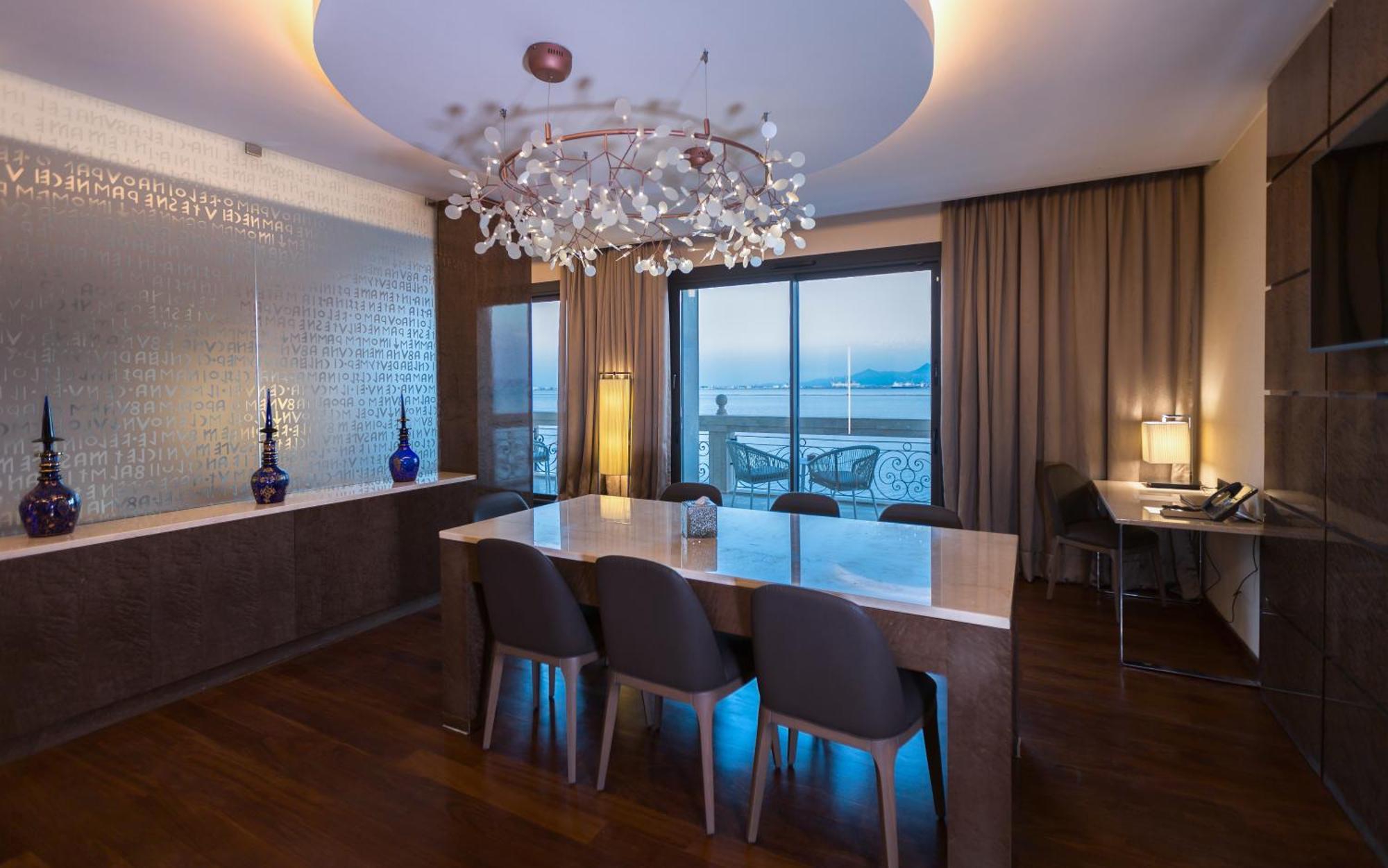 Moevenpick Hotel Du Lac Тунис Экстерьер фото A suite at the Four Seasons Hotel