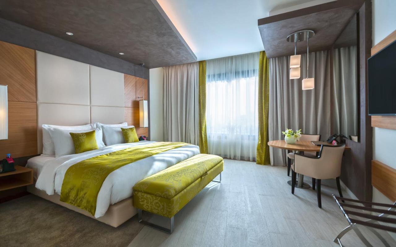 Moevenpick Hotel Du Lac Тунис Экстерьер фото A room at the hotel