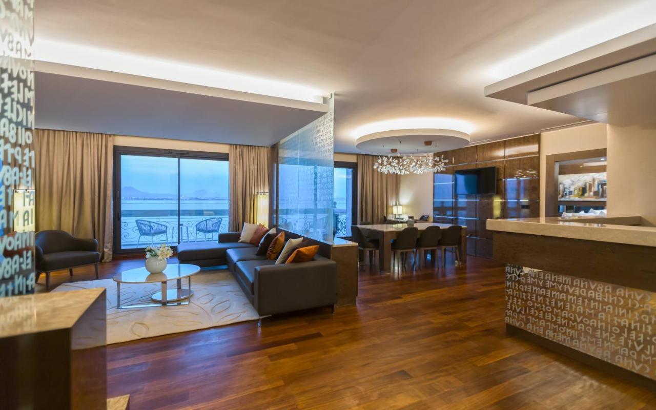 Moevenpick Hotel Du Lac Тунис Экстерьер фото A suite at the hotel